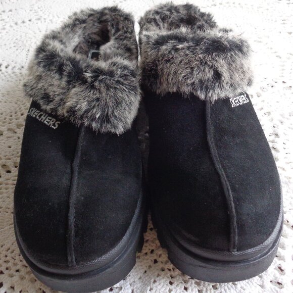Skechers Shindig Fortress Clogs Mules Faux Fur Lined Black Suede - Picture 2 of 7